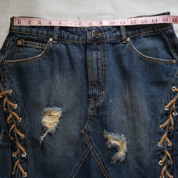 Isabel Hayley Denim Distressed Raw Hem Mini Skirt - Picture 7 of 15